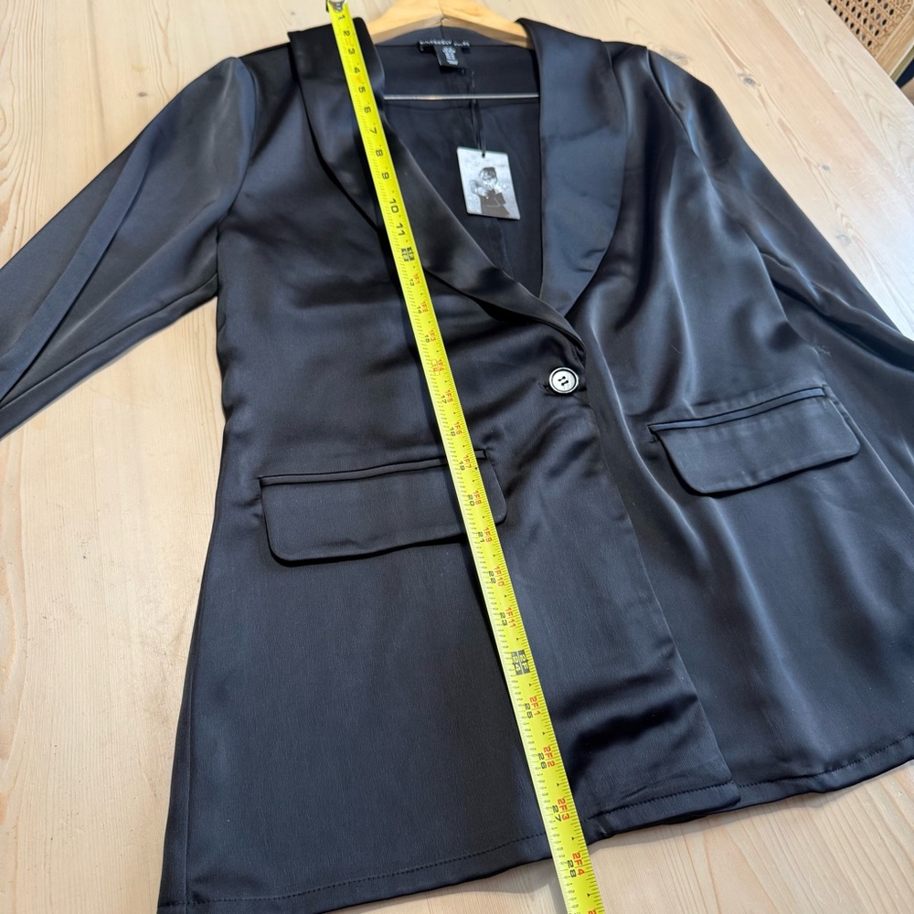 Sincerely Jules NEW WITH TAGS Women’s Blazer faux pockets silky black Sz Medium - Picture 3 of 9